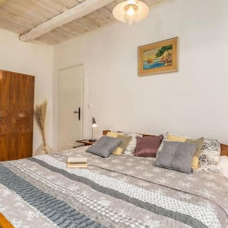 Casa Di Pietra Matelici Villa Divsici ภายนอก รูปภาพ