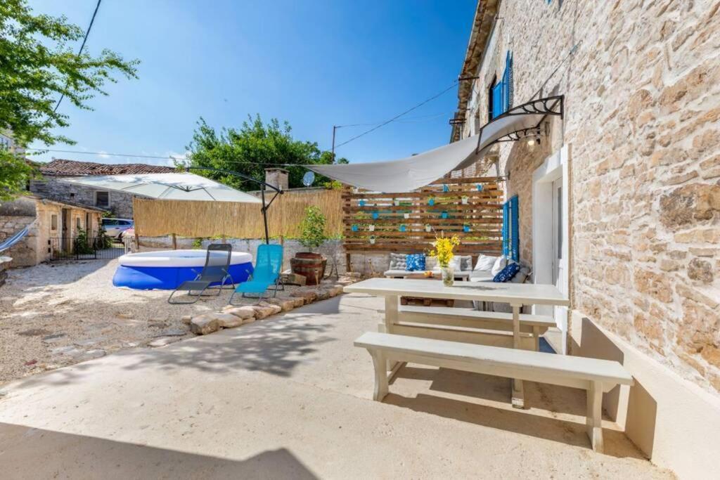 Casa Di Pietra Matelici Villa Divsici ภายนอก รูปภาพ