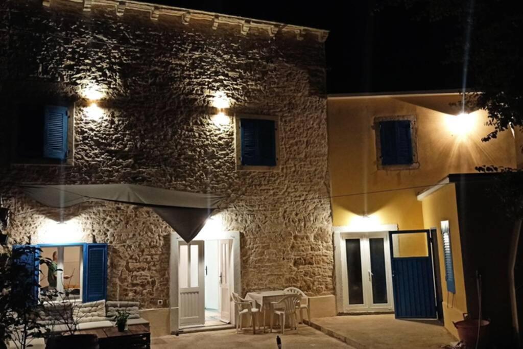 Casa Di Pietra Matelici Villa Divsici ภายนอก รูปภาพ