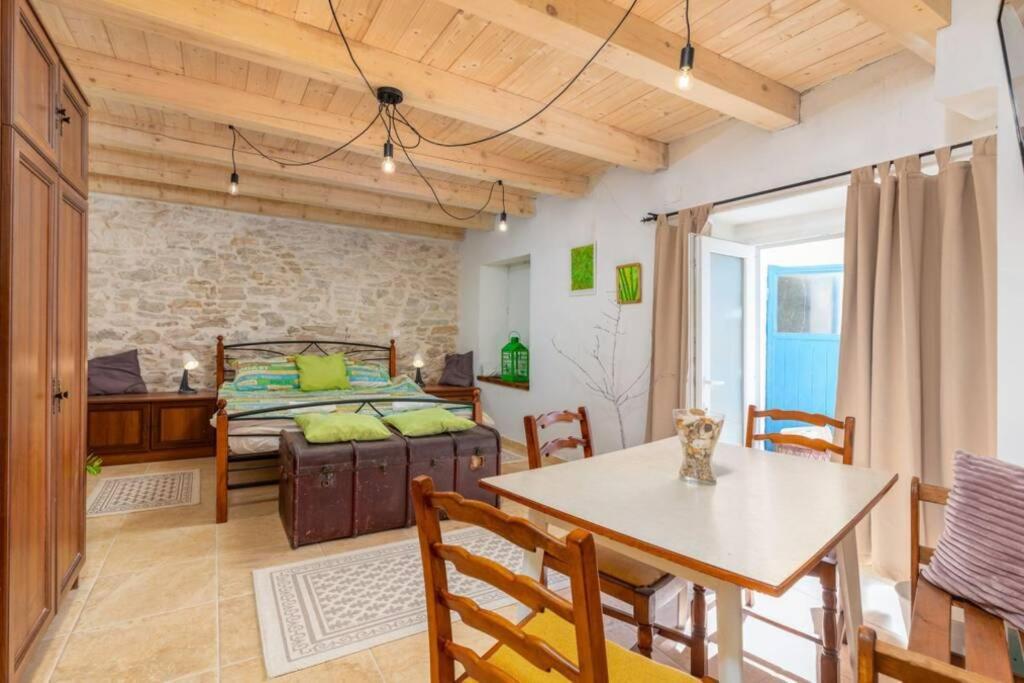 Casa Di Pietra Matelici Villa Divsici ภายนอก รูปภาพ