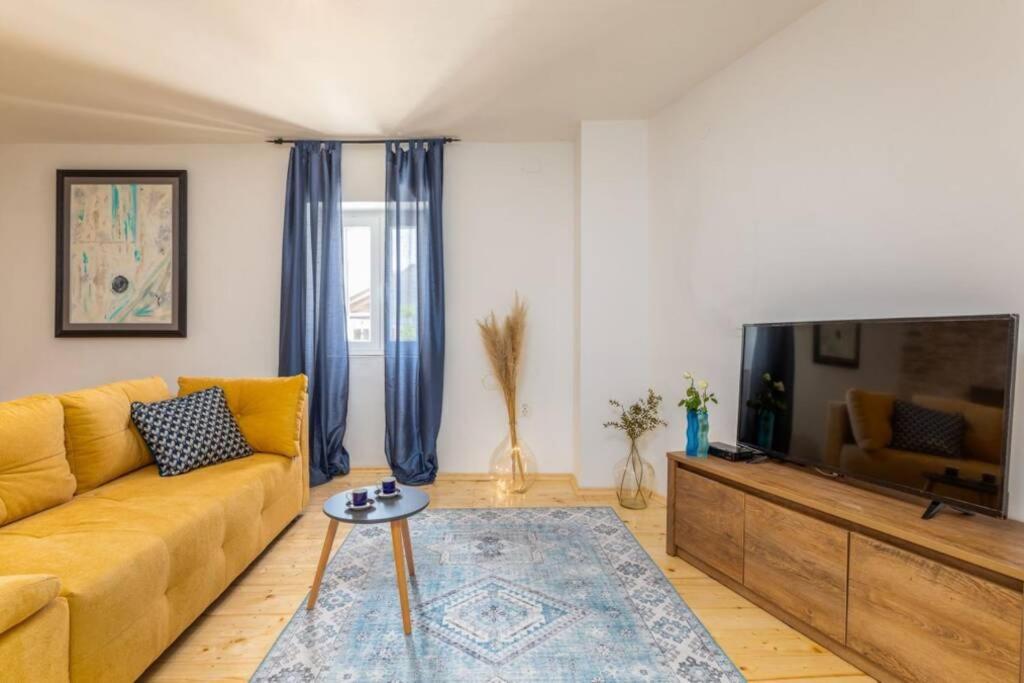 Casa Di Pietra Matelici Villa Divsici ภายนอก รูปภาพ