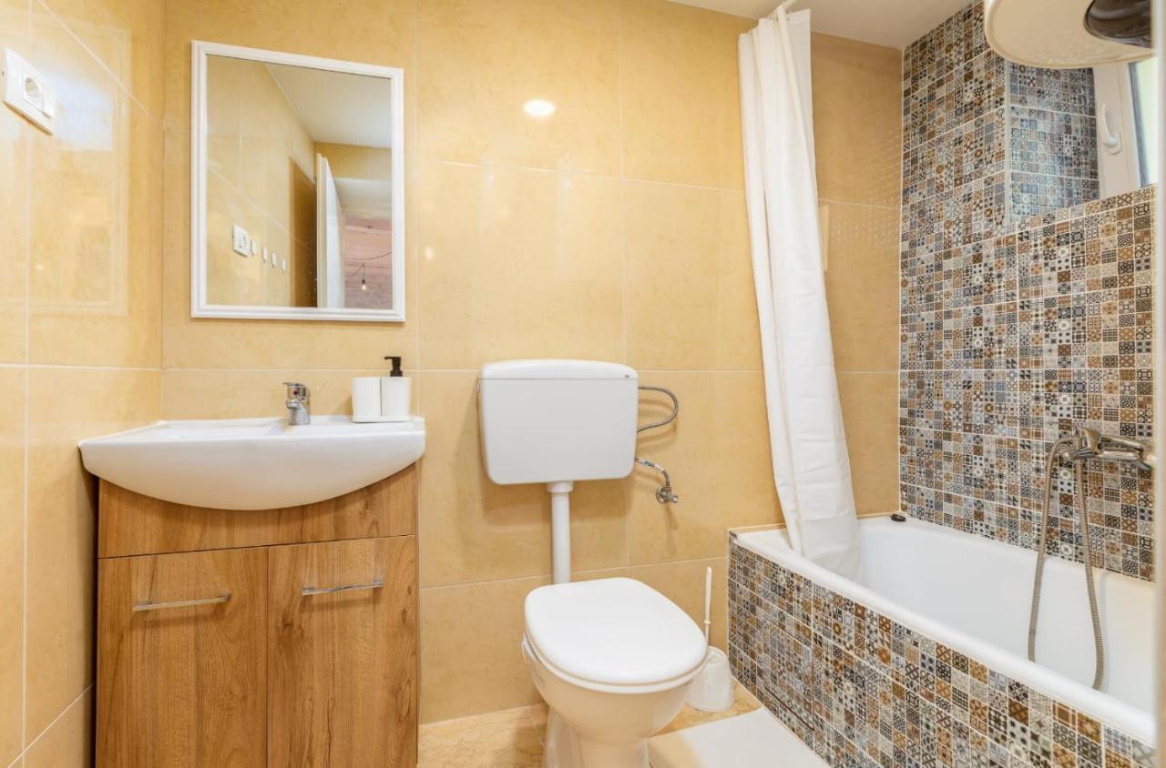 Casa Di Pietra Matelici Villa Divsici ภายนอก รูปภาพ
